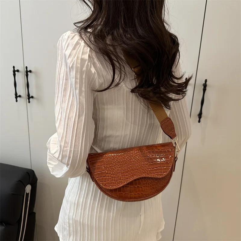 French niche handbag female new texture crossbody retro saddle bag fashion niche shoulder bag luxury for women