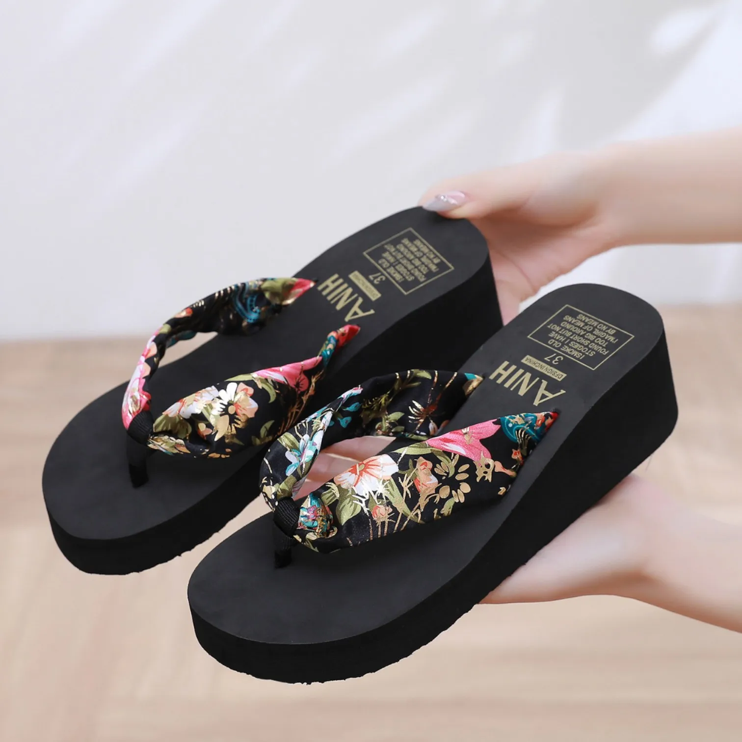 Women Flip Flops Summer Beach Platform Slippers Casual Outside Wedges Sandals Summer Women Shoes 1