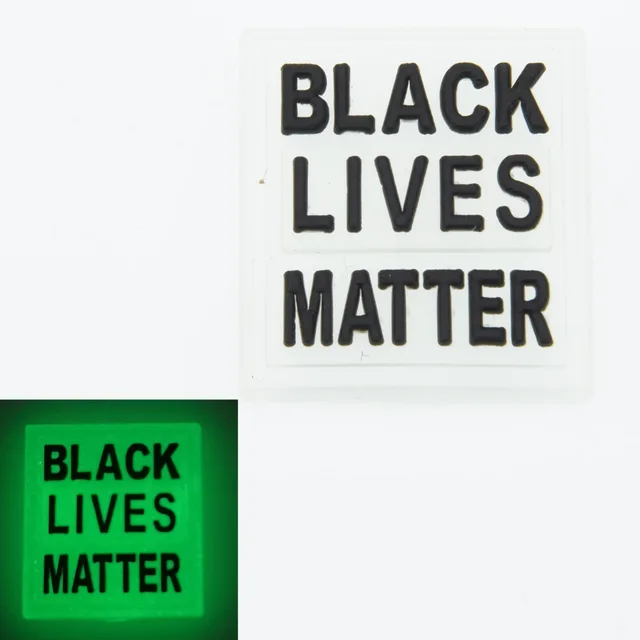 1pcs Glow in The Dark Croc Shoe Charms PVC Noctilucence Accessories Decoration Bad Bunny for Clogs JIBZ Button Charm Kids Gifts p5638