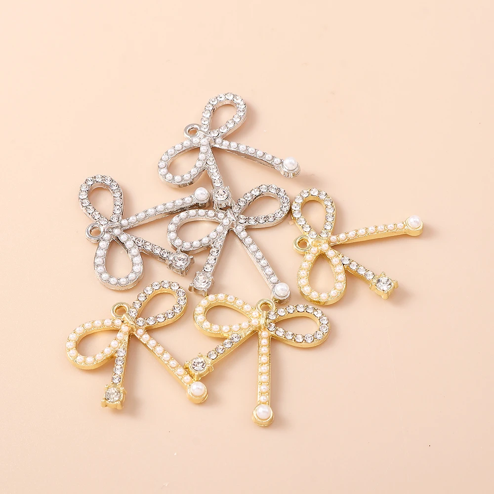 Leslie 4 Stück exquisite Schleifenanhänger mit Perlen und Kristallen für Ohrringe, Armbänder, Halsketten und Anhänger, DIY-Schmuckherstellungszubehör