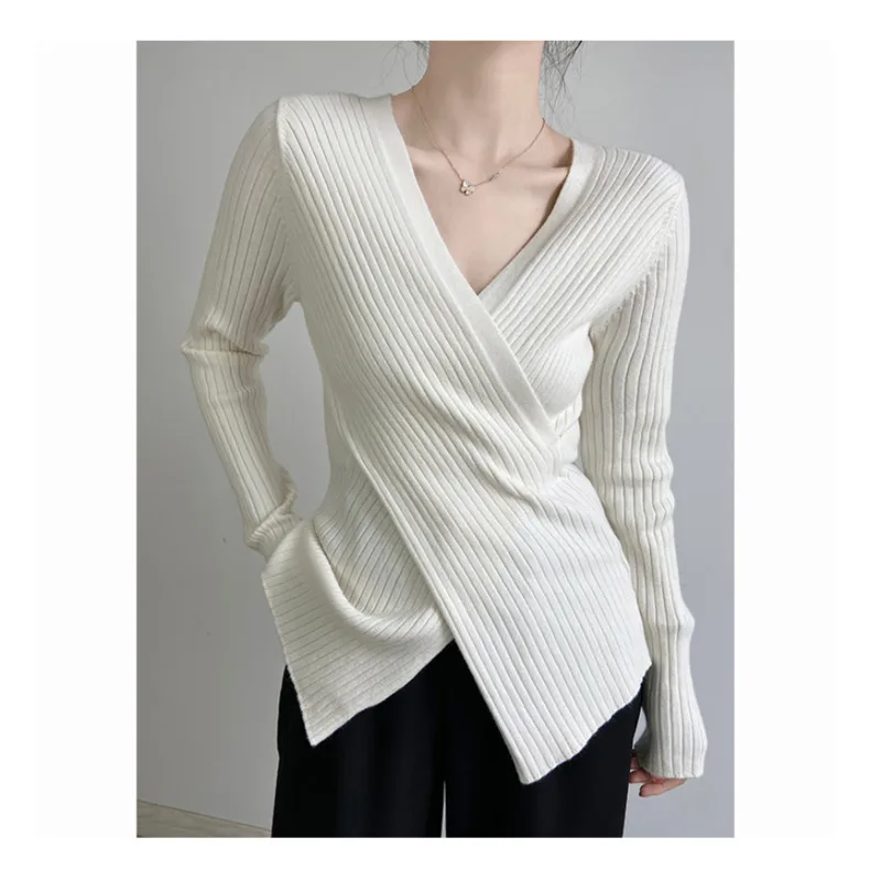 

Женский трикотажный свитер с V-образным вырезом и длинным рукавом