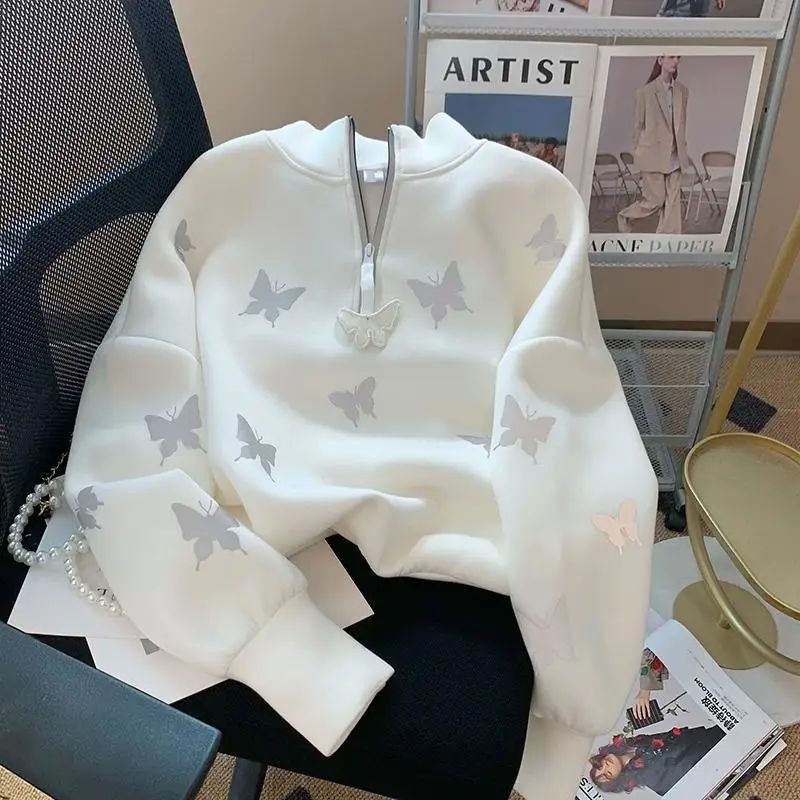 thumbnail image 1 of Sudadera con capucha con estampado de mariposa láser reflectante a la moda para niñas Otoño 2024 Nueva sudadera con cremallera única y elegante Sudadera con capucha versátil para niñas, 1 of 4