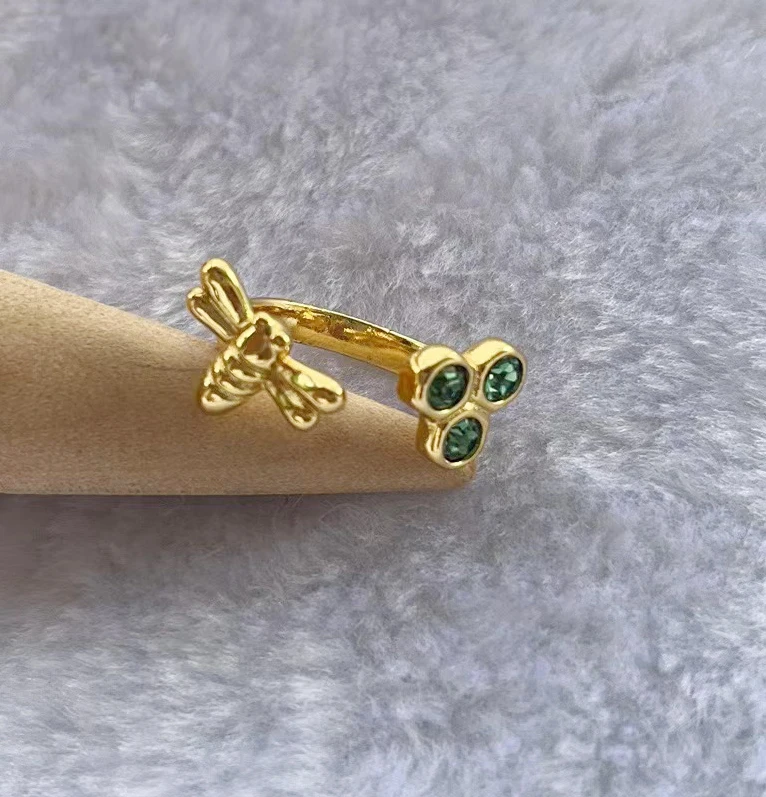 

2023 unode50 Exquisite Fashion Electroplated 925 Silver Exquisite Bee Ring Women's Romantic Holiday Gift