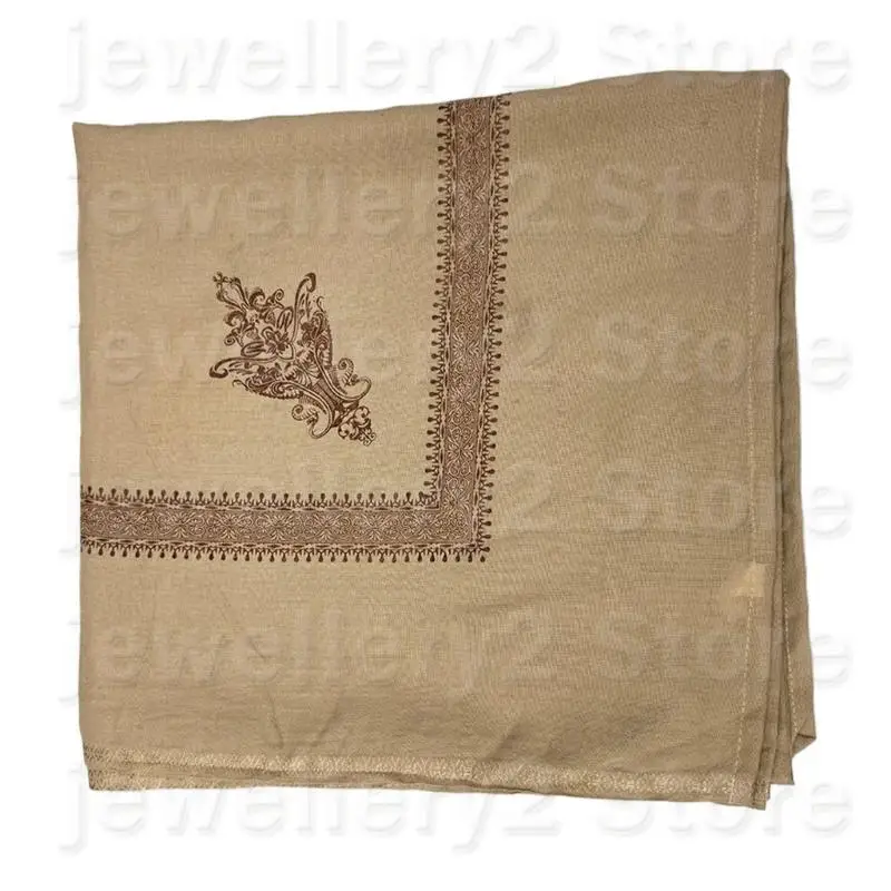 شماغ رجالي تراثي مطرز – لون بني وبيج بتصميم أنيق