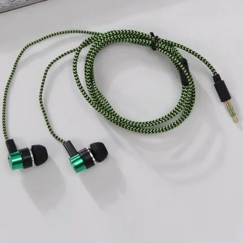 Auricolari intrauricolari cablati da 3,5 mm con isolamento del rumore, cuffie stereo con bassi profondi, auricolari universali portatili per telefoni cellulari