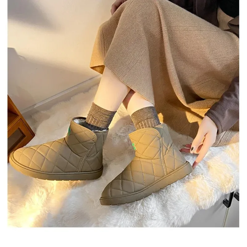 2023 New Short Snow Boots Female Winter Padded Thickened Waterproof Warm Flat Bottom Non-slip Cotton Shoes Chunky Boot