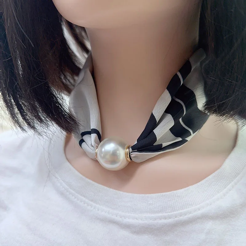 Necklaces Pearls Magnetic Buckles Scarves Short Collarbones Clothing Accessories Neck Protection Scar Covering Women's Scarves 2
