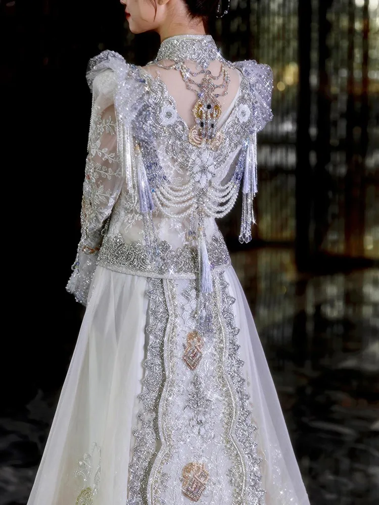 New Chinese-style silver heavy industry wedding dress for a with phoenix crown and rosy veil - Image 5