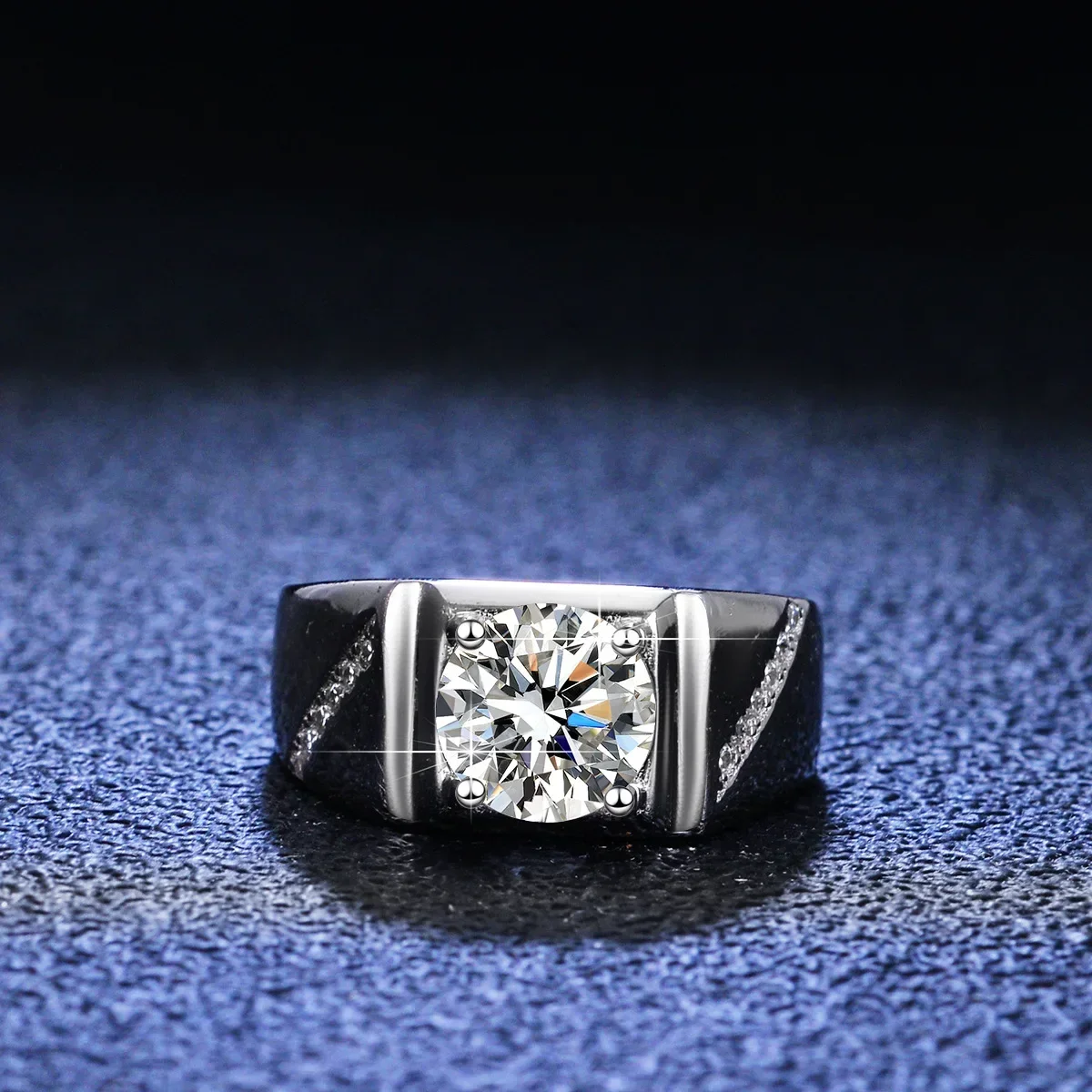 High-Quality PT950 Platinum 2 Carat Moissanite Ring for Men-Tongling Design, Simple yet Stunning