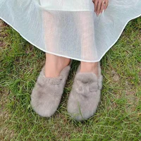 Mules et sabots pour femmes, pantoufles en fourrure de vison duveteuse avec soutien de la voûte plantaire, chaussures d'extérieur pour femmes, bout fermé, antidérapantes, sabots Comwarm pour femmes. 4