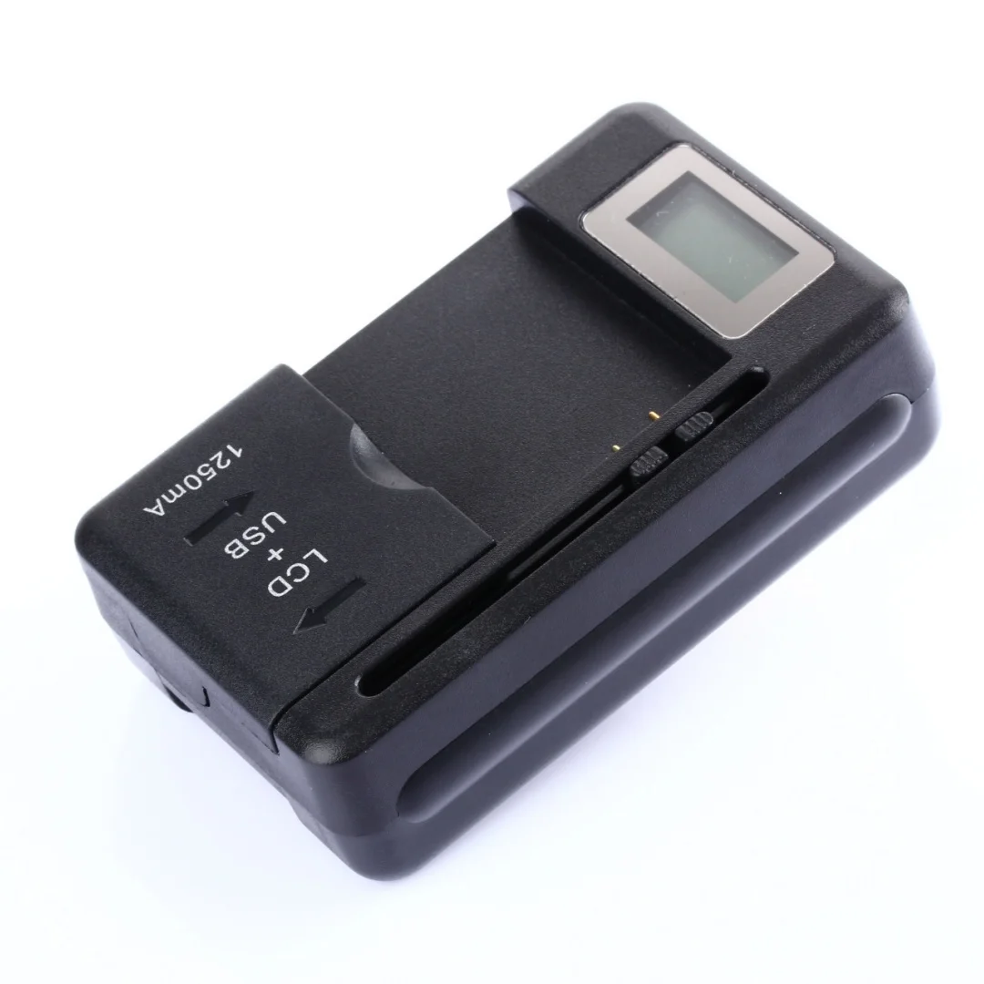 New Car Universal Mobile Battery Charger EU US Plug in LCD Indicator Screen USB Port for Mobile Phone Battery Charger 1