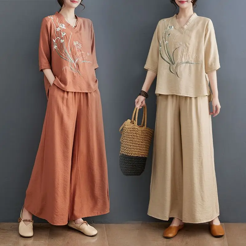 

Комплект из двух предметов из хлопка и льна, с вышивкой