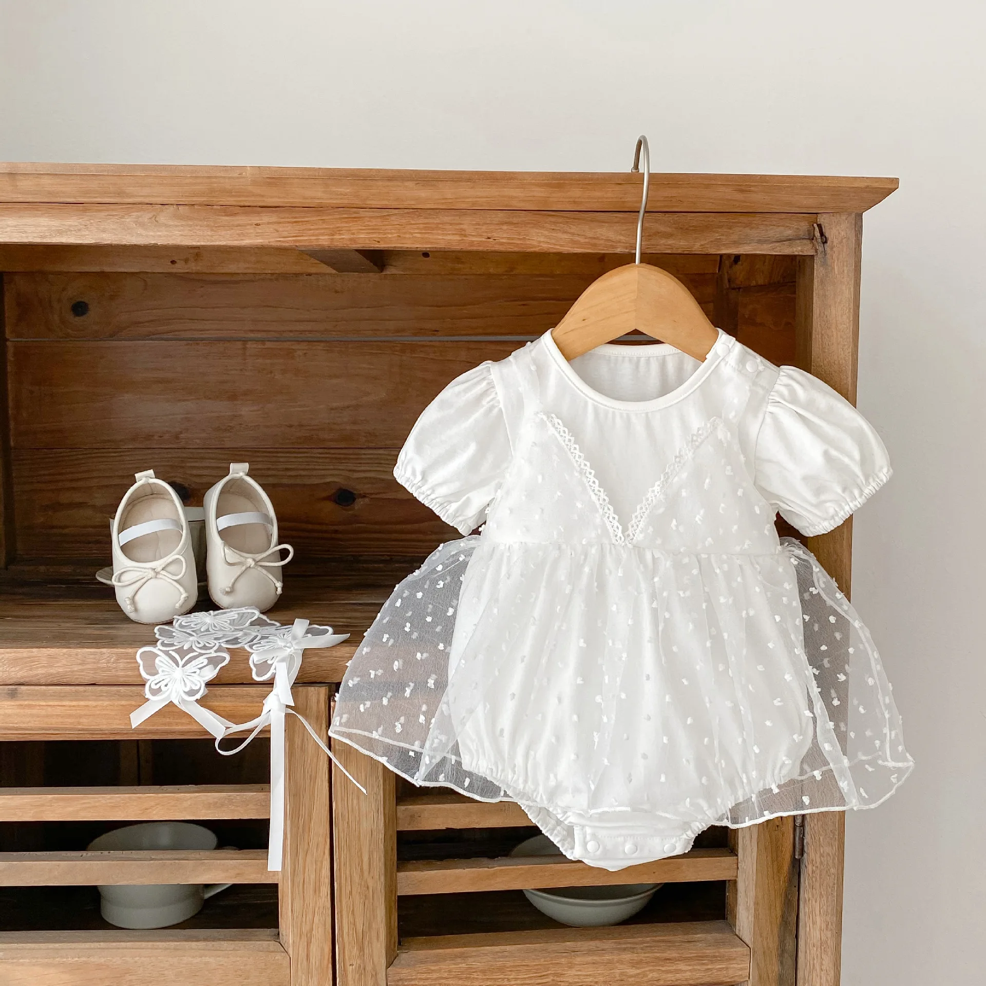

2023 Summer Baby Girls Bodysuit Dress Short Sleeve Lace Mesh Patchwork Princess Jumpsuit Infant Birthday One Piece Dress Clothes