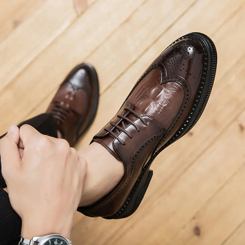 

Brown Handmade Leather Men Oxford Shoes Black Wing Tip Leather Man Formal Classic Brogue Business Shoes Chaussure Homme B41