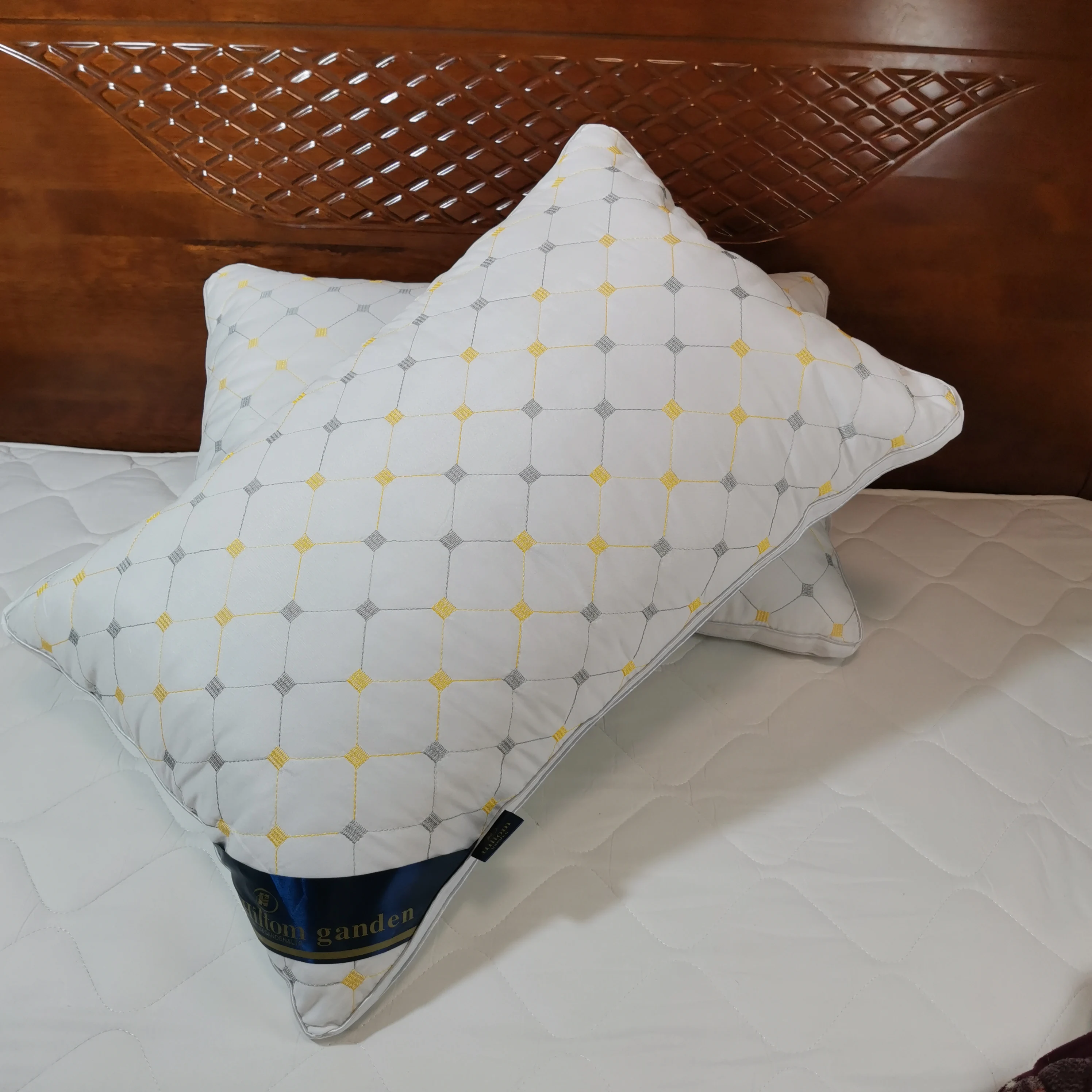 Non-collapse Hotel Pillows for Cervical Spine Protection and Sleep Aid Non-deformationHome Use Dormitory Single Pillow Core