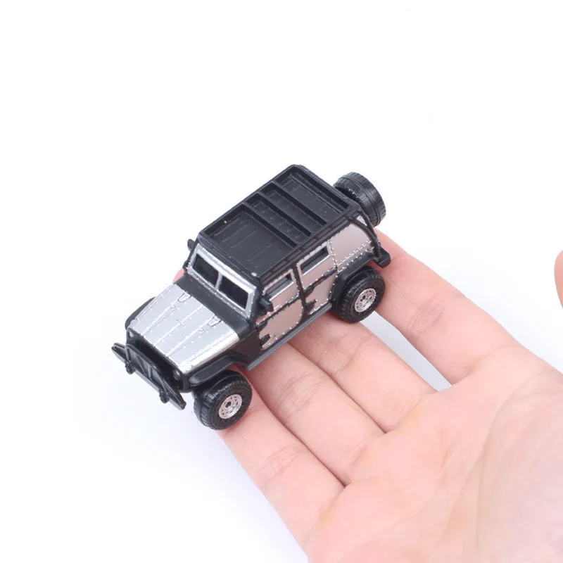 Sólo coche escala 1/55 Dodge Challenger SRT8 Jeep Wrangler Rubicon Stunt Stars Tej Diecasts y vehículos de juguete model