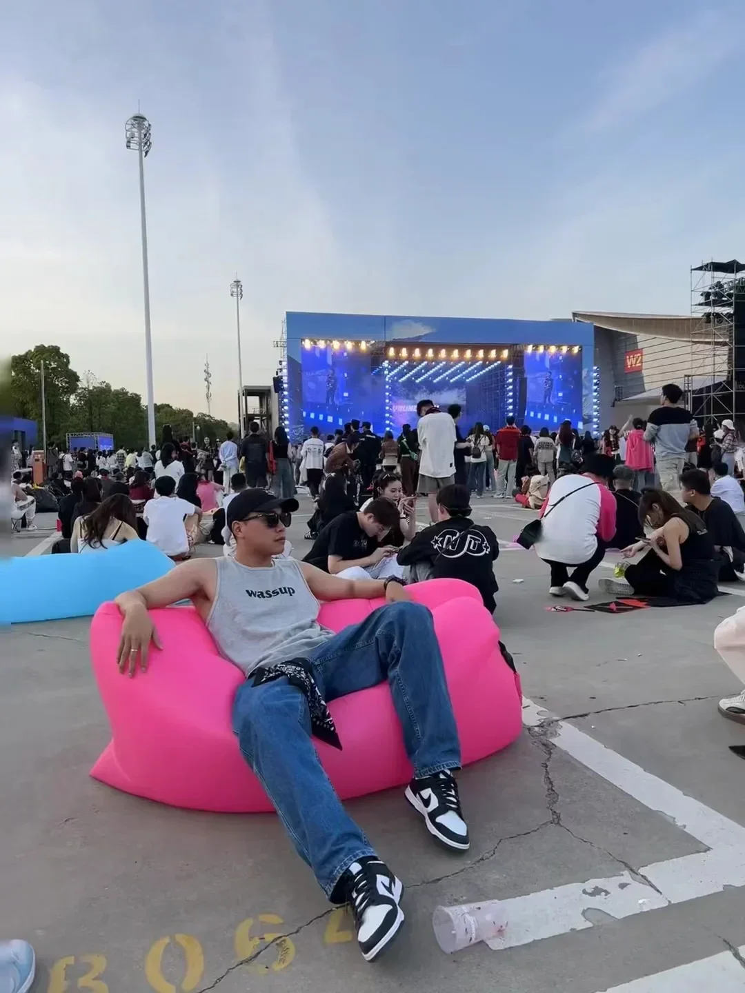 New Hot Outdoor Tik Yin Network Red Air Lazy Inflatable Sofa Bag Portable Camping Sofa Mattress Music Festival Concert Recliner