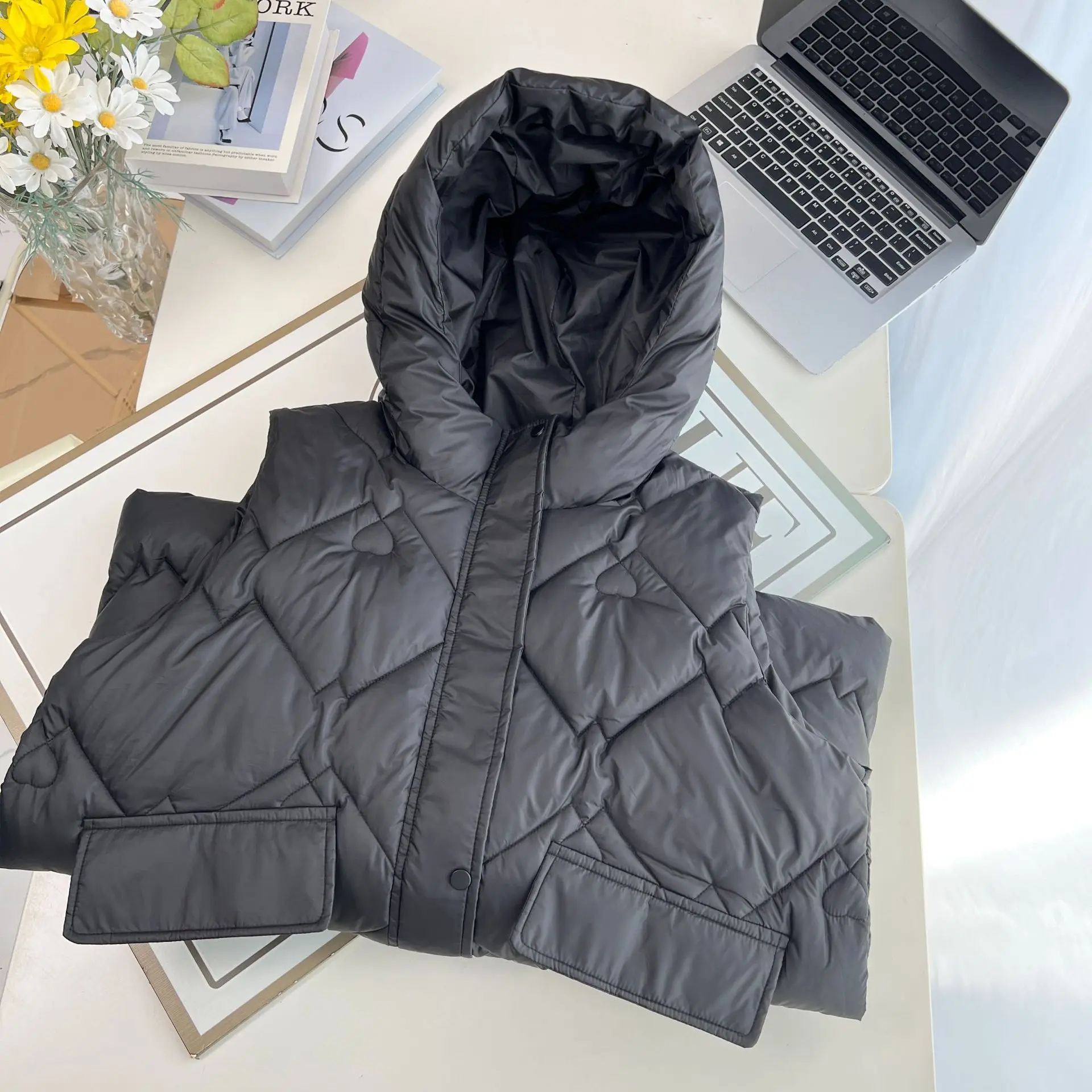 XXXXXXL Fashion Plus Size Women's Parka 2025 Winter New Mid Length heart-shaped Embossed Hooded Warm Zipper Padded Vest 2528