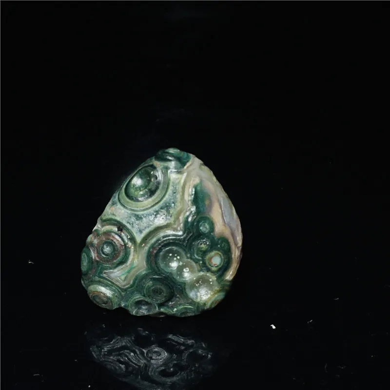 Natural Mongolian Beautiful Color Agate Eye Stone Boutique Alxa Gobi Agate Original Stone Pictogram Coin Stone Shape Picking up