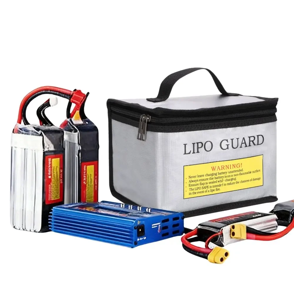 Sac de protection ignifuge pour charge de batteries LiPo, vue de côté, avec poignée de transport.