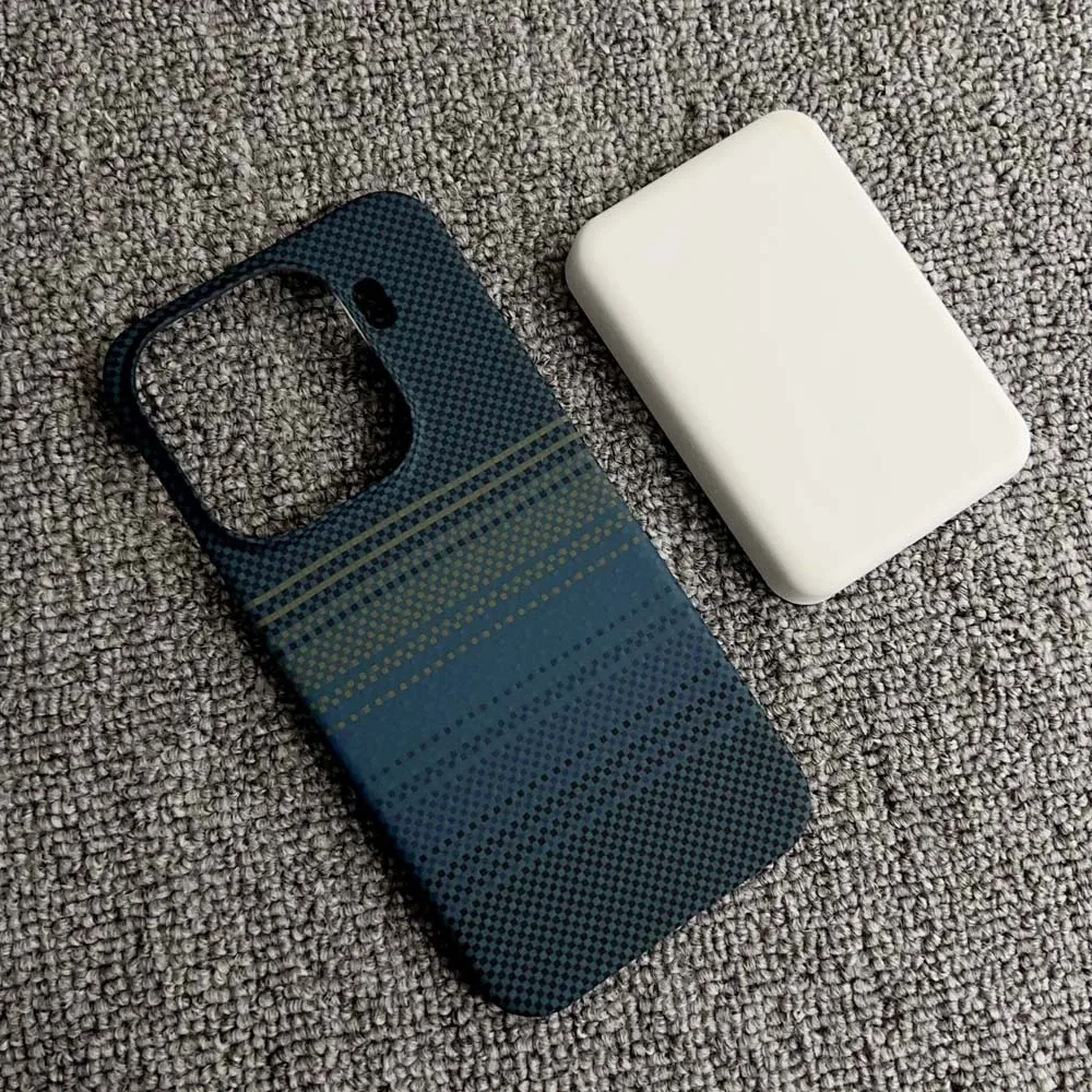 Ultra Slim Carbon Fiber Pattern Magnetic Phone Case - Wireless Charge Protective Hard Cover