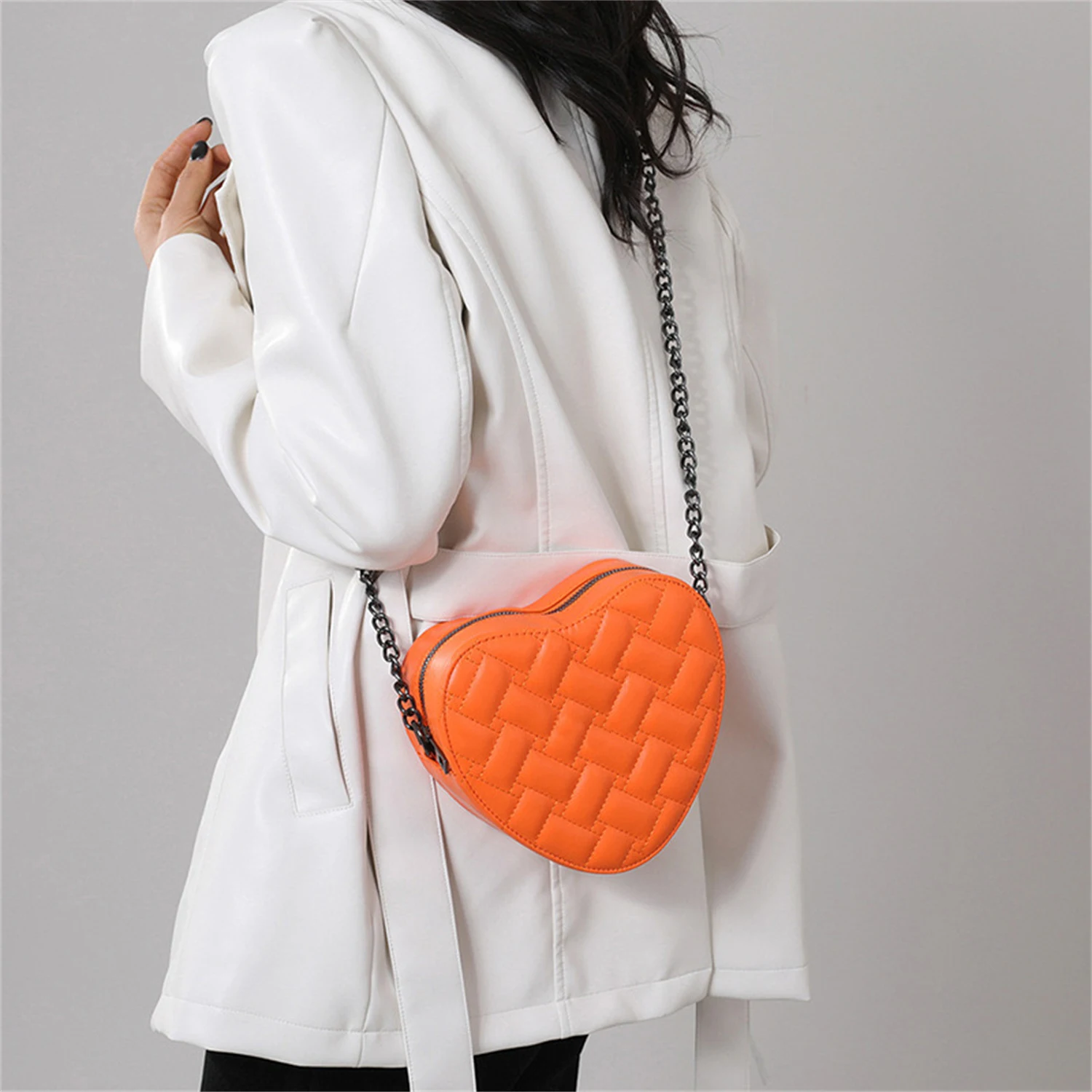 Women's Crossbody Bag Light Luxury Texture Chain Bag Embroidered Thread K-G Heart-Shaped Model Handbag