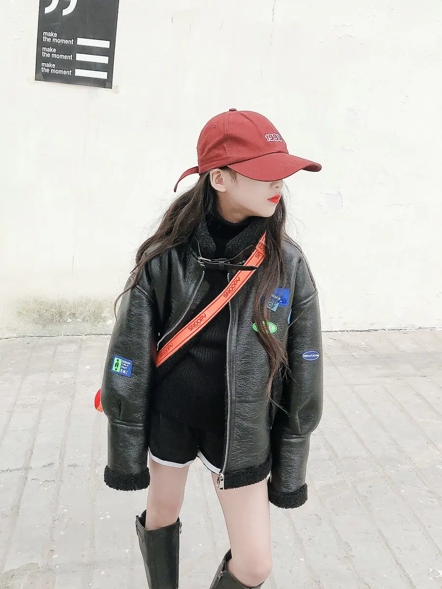 

Классическая женская черная кожаная куртка, бархатное пальто, кожаное меховое пальто, теплая верхняя одежда с подкладкой из овчины для детей 10 лет