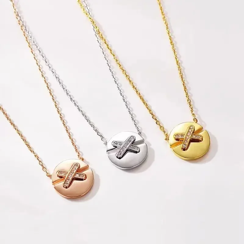 

Женское ожерелье из серебра 925 пробы с подвеской-крестом