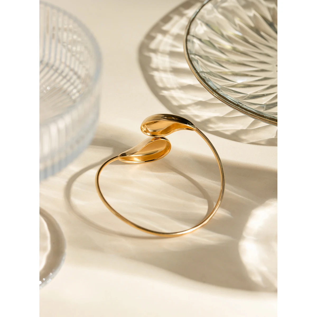 18K Gold Plated Elegant Geometric Stainless Steel Water-Drop Shaped Open Bracelet Women Personalized Texture Jewelry Gift