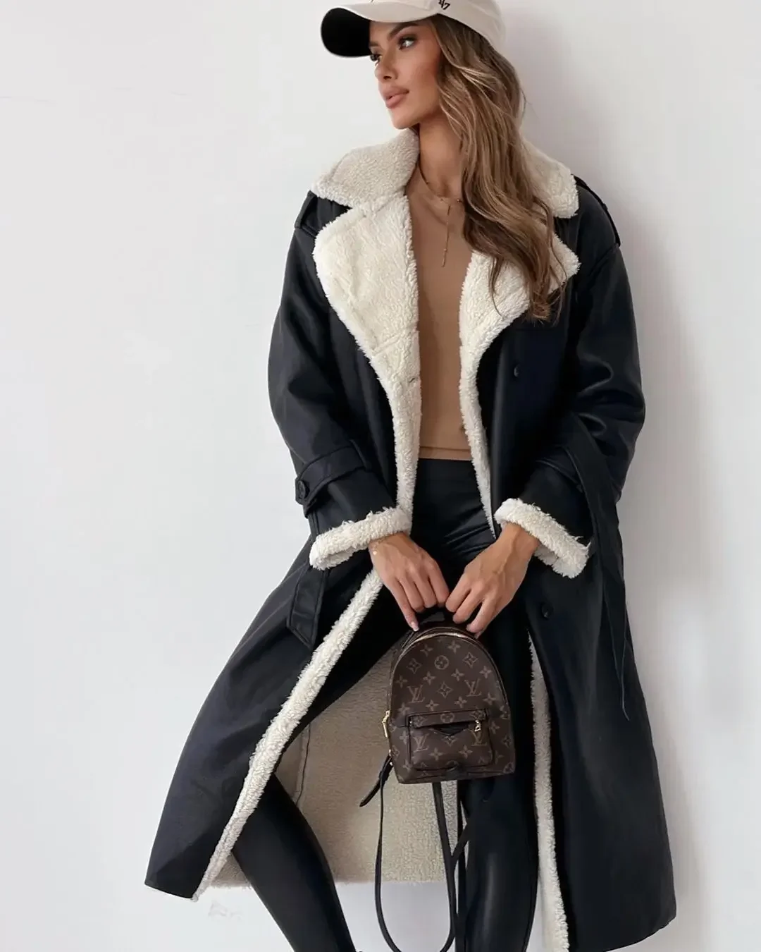 2024 Winter Lint Women's Coat Black Turn-down Collar Long Sleeve Keep Warm Loose Coats Female New Casual Trendy Ladies Clothes 2023 new women cotton coat winter jacket female stand collar thickened parkas pu skin keep warm outwear couple fashion overcoat