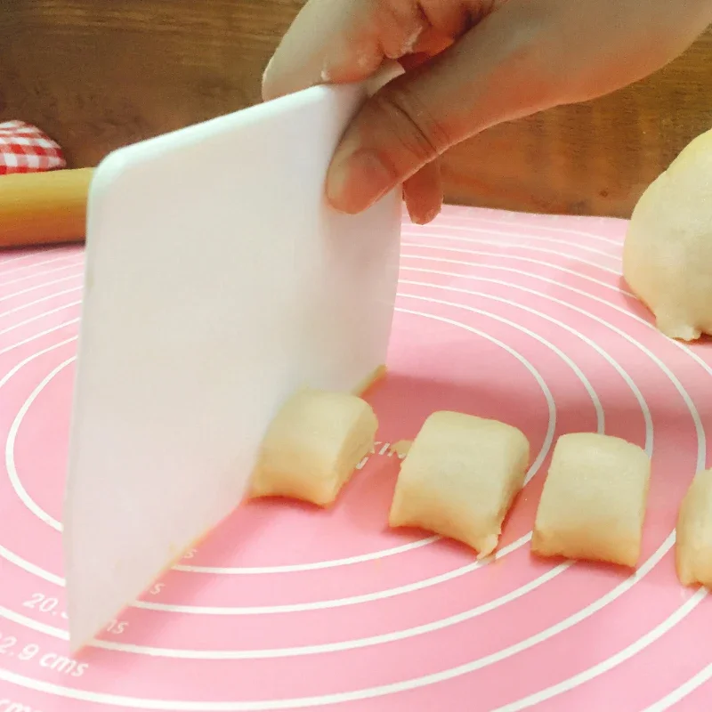 Plastic Scraper Baking Tools Cream Cake Chocolate Cutter Scraper Small Kitchen Trapezoidal Plastic Spatula Baking Accessories baking tool baking accessories cake scraper baking spatula