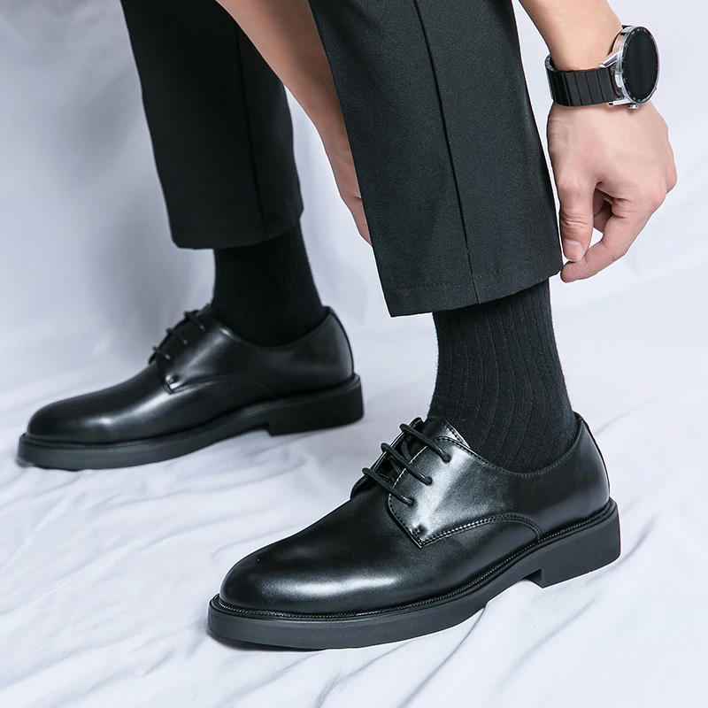 Spring Autumn Soft Sole Comfortable Casual Shoes Men's Outdoor Hiking Travel Shoes High End High Quality Men's Suit Dress Shoes 4