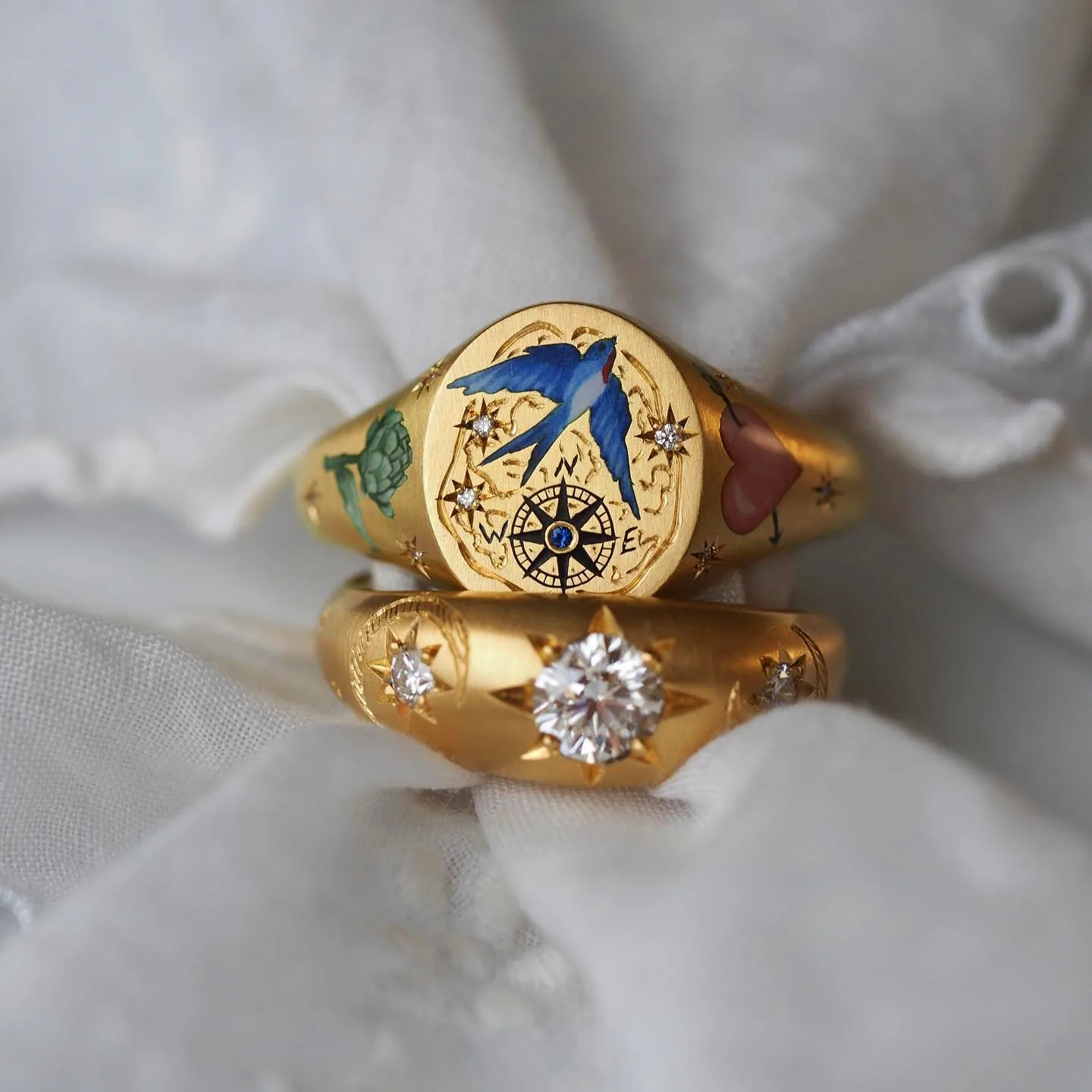 

Кольцо из нержавеющей стали с бриллиантами, 18 карат