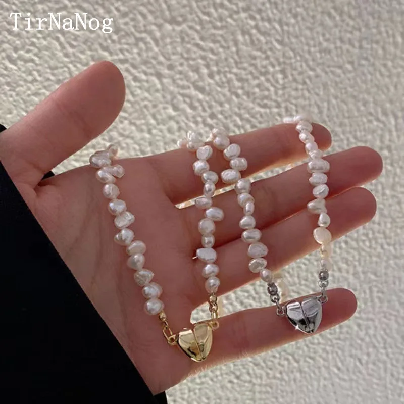 

French Natural Freshwater Pearl Necklace, Fashionable Retro Elegant Baroque Magnet Heart-Shaped Pendant Chain of Clavicle