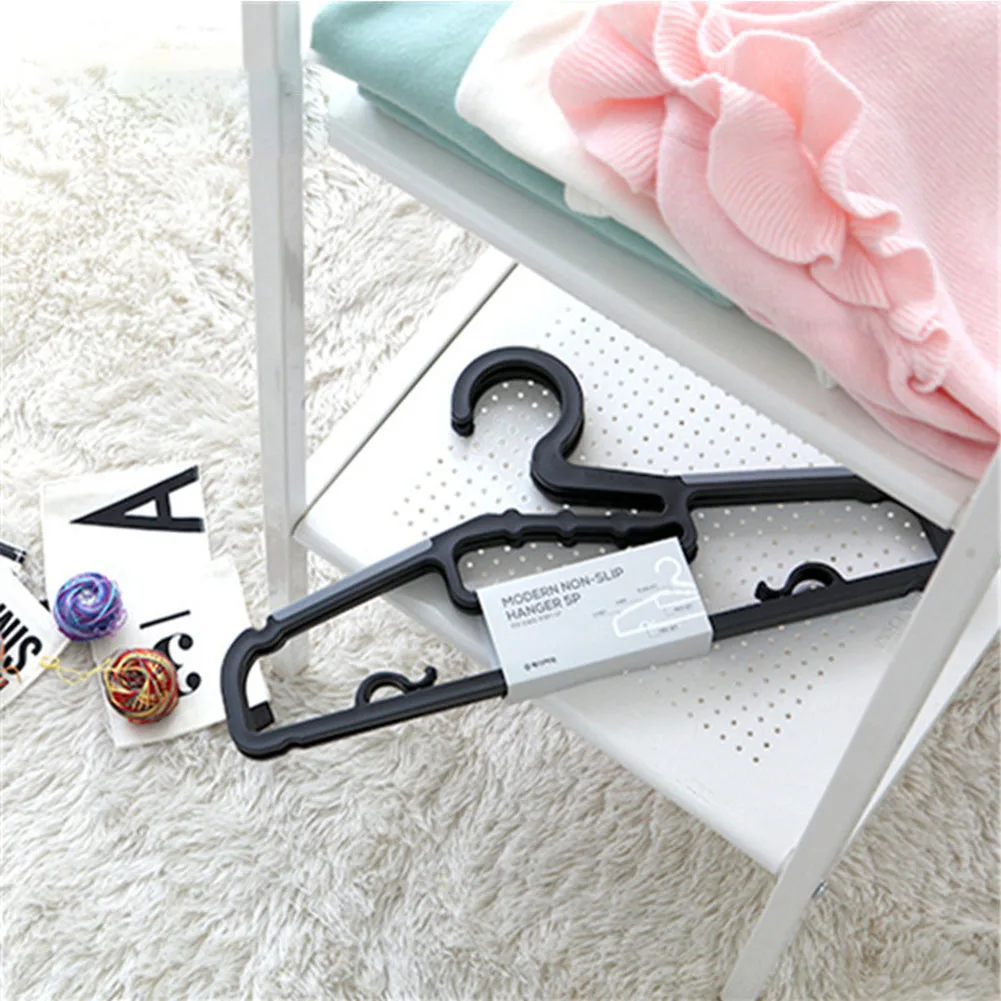 39.5cm Coat Hanger Stand Thick Plastic Hangers Plastic Cloth Hanger - China  Hangers and Plastic Hangers price