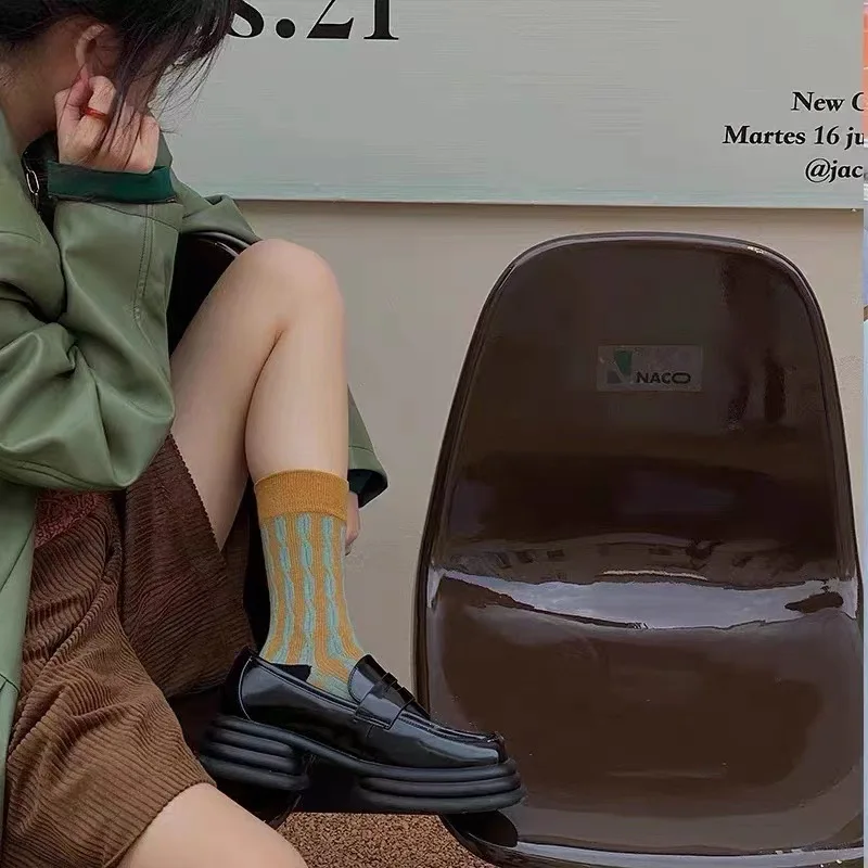 Frauen Koreanische Neue Gut aussehende Farbe Kontrast Twist Dreidimensionale Relief Reine Baumwolle Japanische Ins Flut Retro Sensen Socken – Detail 17