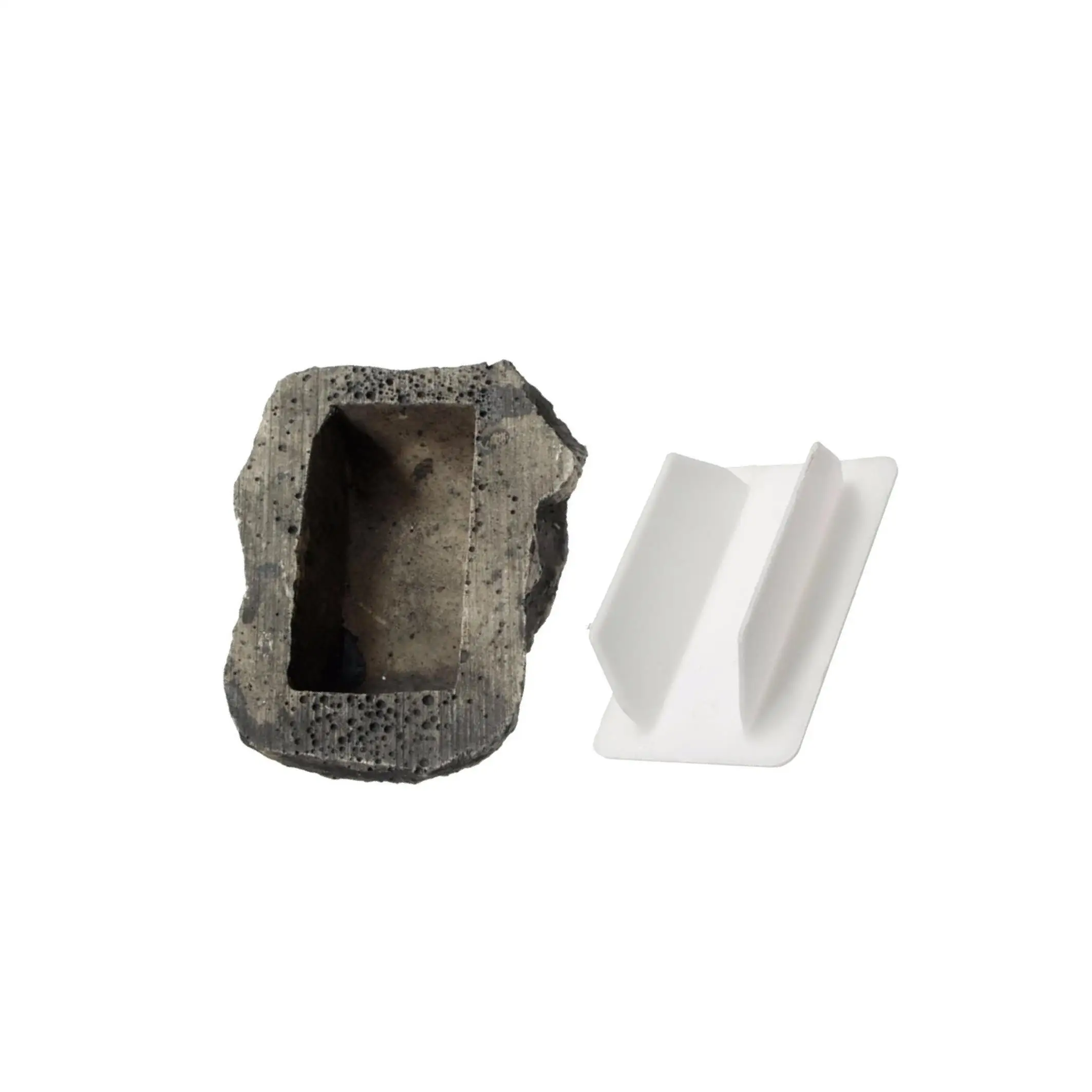 

Sturdy And Durable Key Hider Made With Resin Key Storage Solution Fake Stone Key Storage Box
