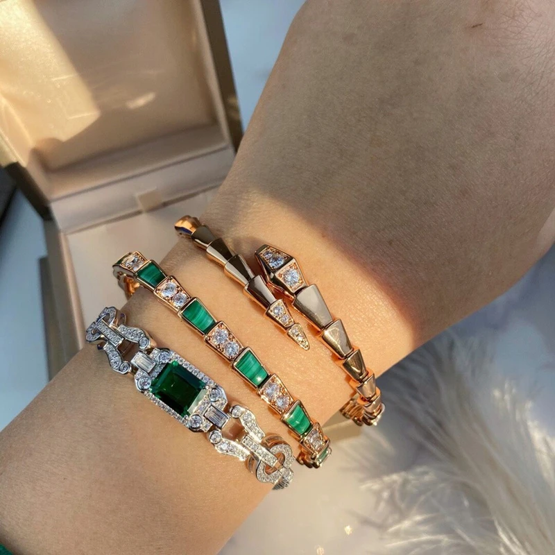     Ӹ  ̾Ƹ  ,   ̱  м 귣 ־ 