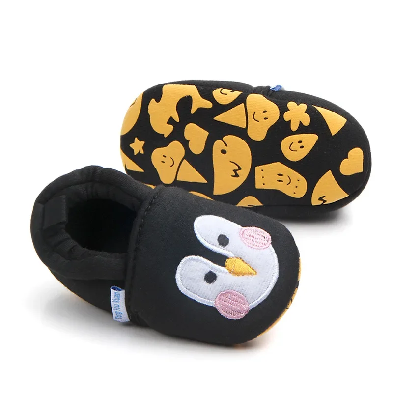 Winter Newborn Baby Birth Shoes Cute Animal Bear Elk Pattern Anti-slip Shoes for Baby Star Crib Babies