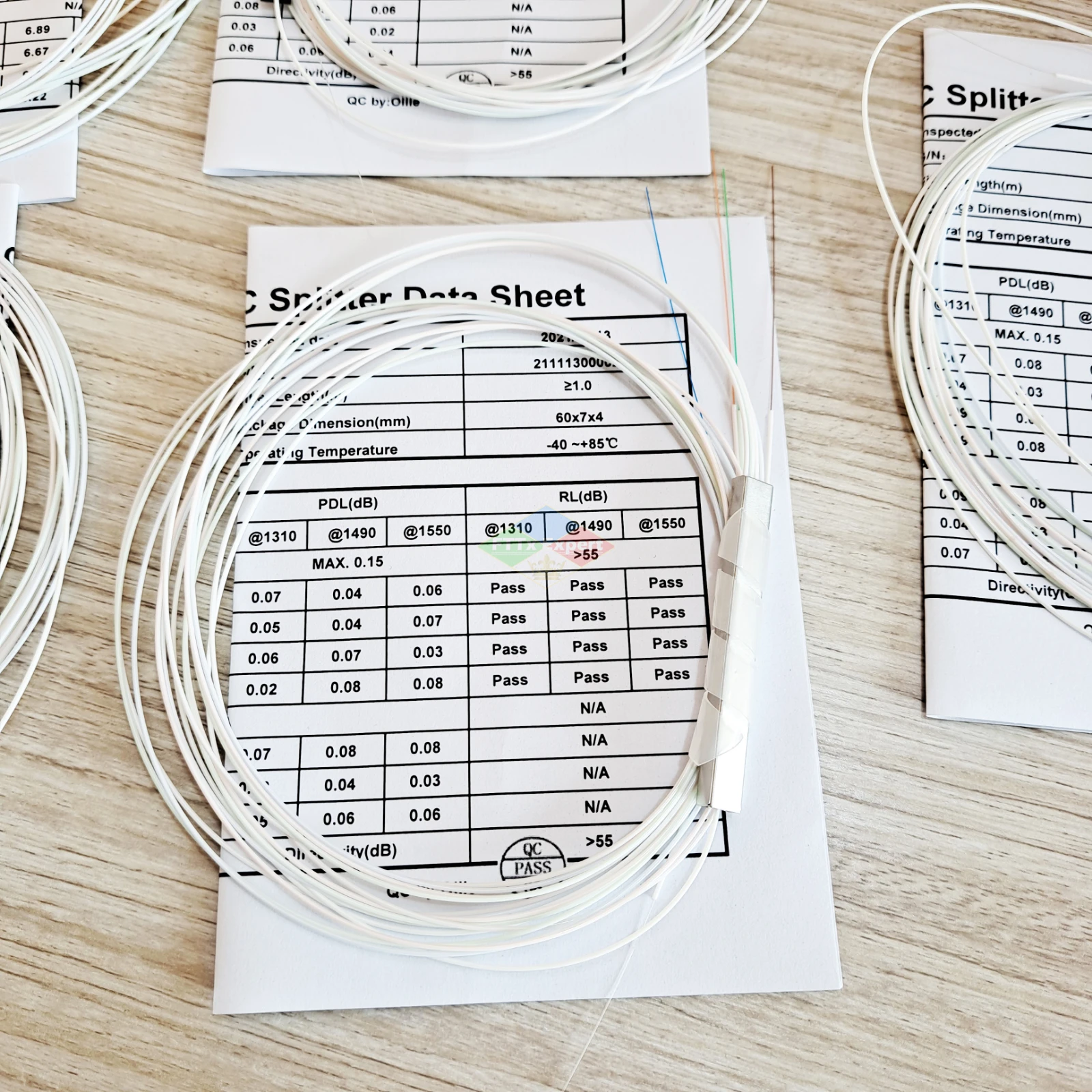 10pcs/lot 1x2 1x4 1x8 1x16 fiber optic PLC splitter without connector cable 0.9mm Mini Blockless 2,4 Ports PLC Splitter