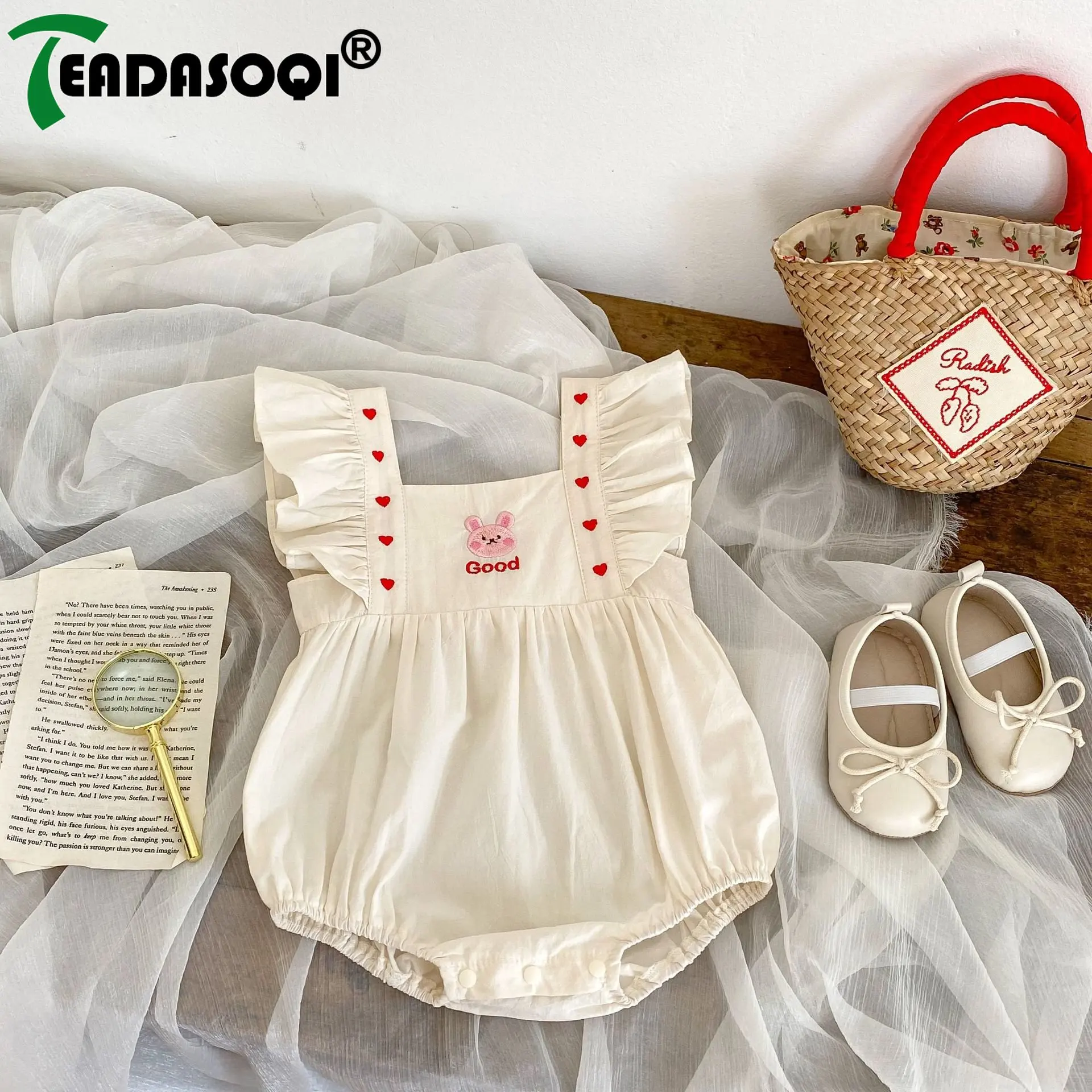 

Summer Bodysuits 유아복 Infant Baby Girls Fly Sleeve Embroidery Bunny Love Cotton Outwear Kids Newborn Cute Jumpsuits Toddler