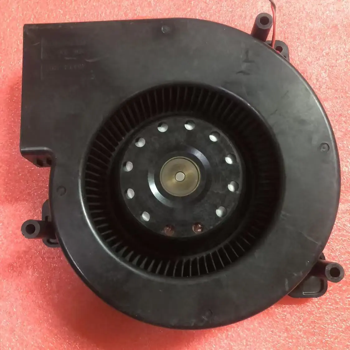 160mm DC 12V 원심 팬 57.2 CFM 2300 RPM B160 109BG12HA1 서버 및 산업 장비용 강력 냉각 팬