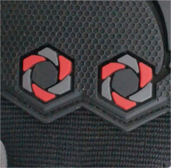 Рисунок 4 - Защитные перчатки с застежкой-липучкой