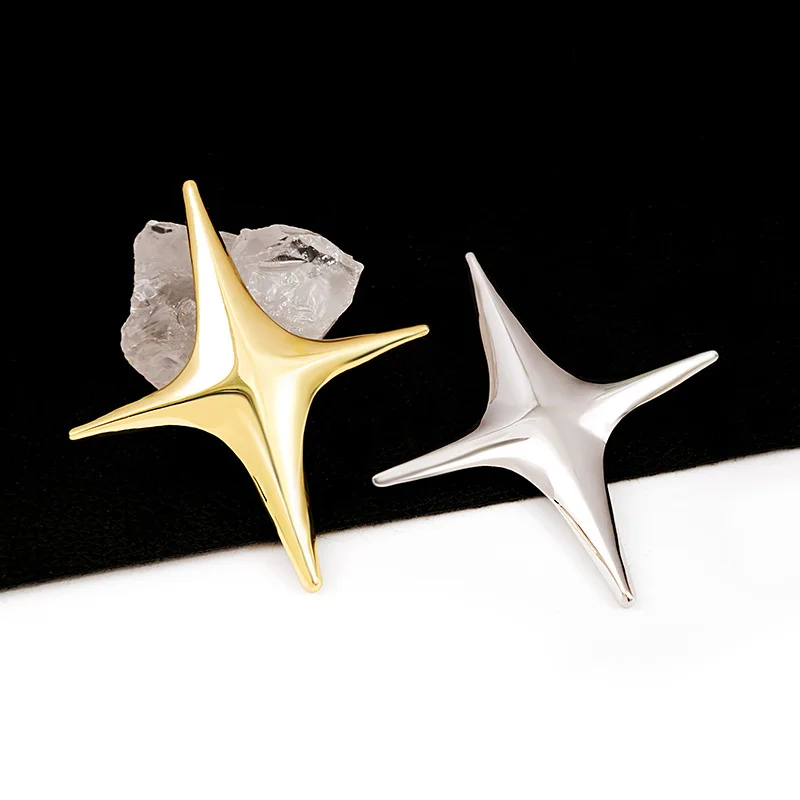 

European and American retro metal style star brooch suit coat small pin simple temperament accessories for men and women