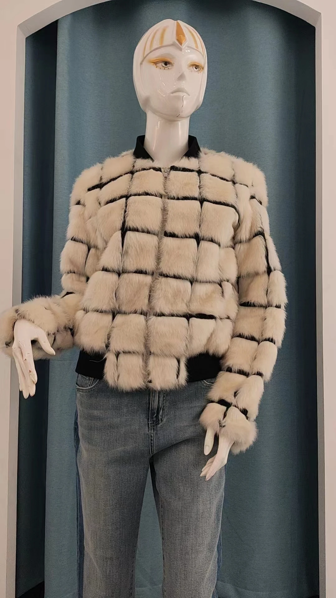 

Fengggejiwo women's jacket with patchwork artificial fur and milk white color