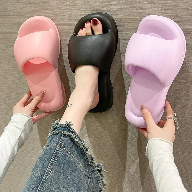 Рисунок 5 - Женские летние шлепанцы на платформе