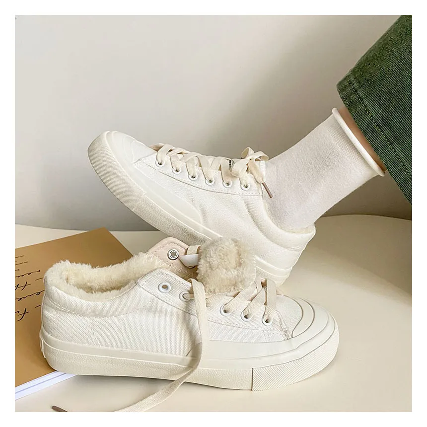 Women Plush Warm Keeping Canvas Shoes Winter Retro Corduroy Thickened Plush Thick Soled Cotton Shoes Women Board Shoes 24-99