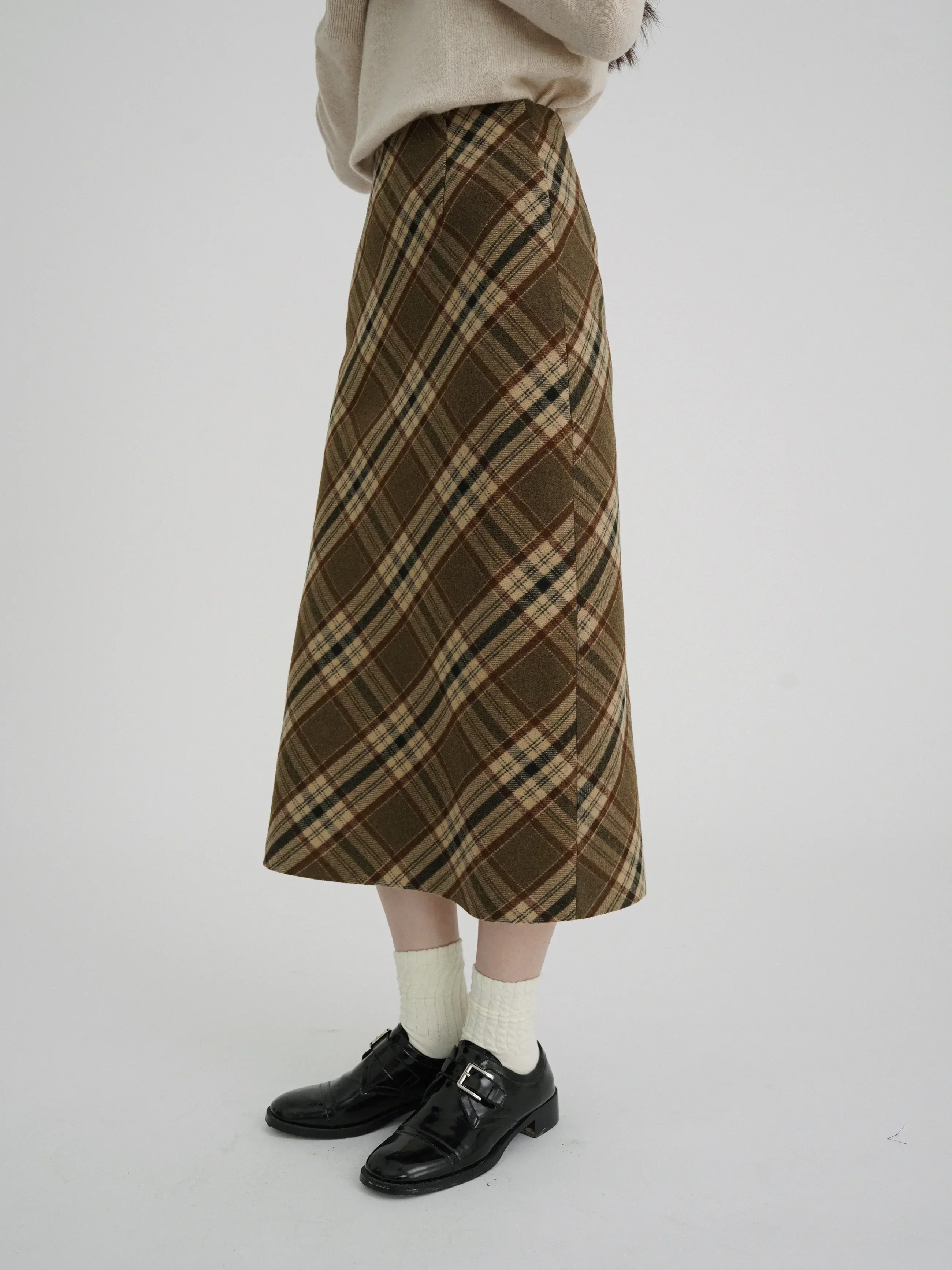 Autumn Winter Women Plaid Wool-Like Skirt High-Waisted Slim Fit Retro American Style Pencil Midi Skirt Elegant and Chic Bottom 2
