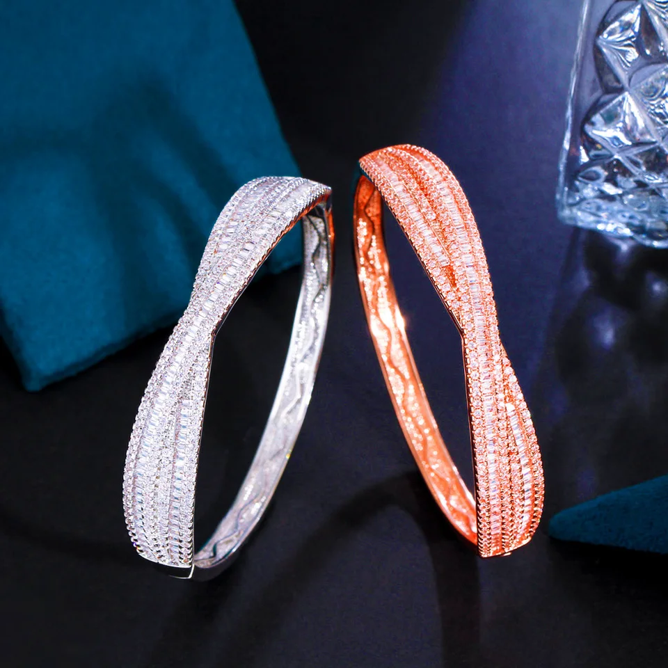 Pera Gorgeous Cross Baugette Cubic Zirconia 585 Rose Gold Color