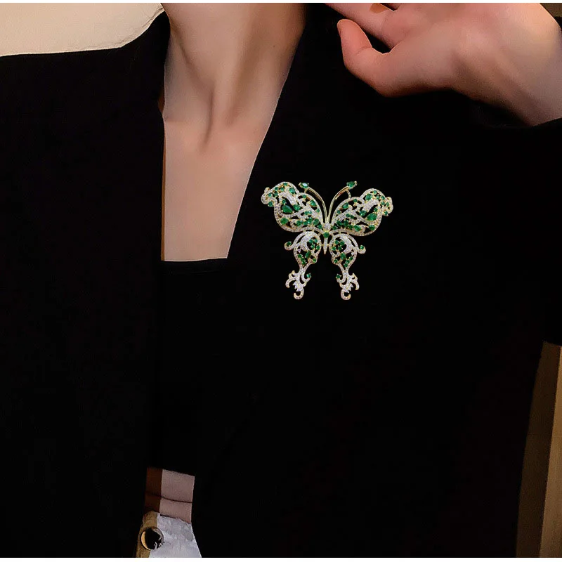 Elegant Zircon Green Butterfly Brooch Atmospheric Fashion Animal Insect Brooch Pin for Woman Coat Clothing Accessories Corsage